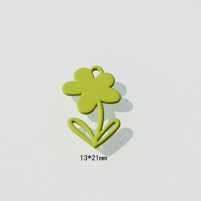 17:Small leafy green flower 13x21mm
