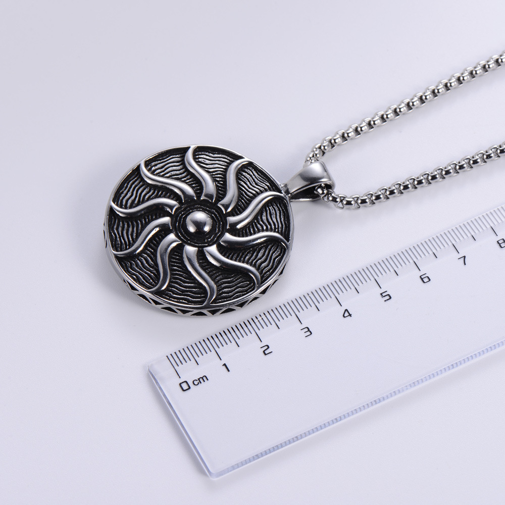 2:Pendant with chain