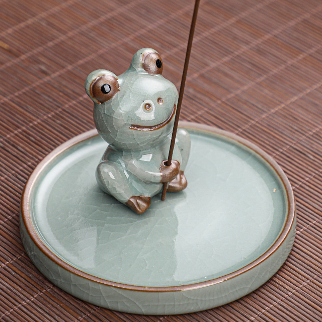 2:Creative Ru Kiln Incense Insert Ornament (Holding Fragrance Frog)