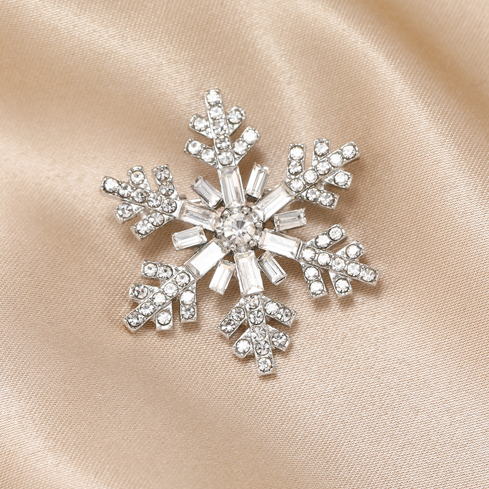 White Ice Crystal Snowflake 36x30mm