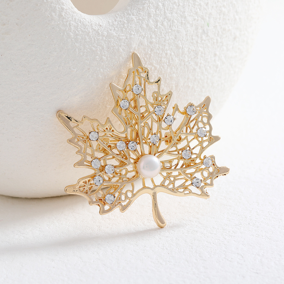 55x55mm Freshwater Pearl Golden Hollow Maple Leaf
