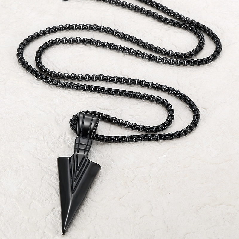 Black pendant with chain 60cm