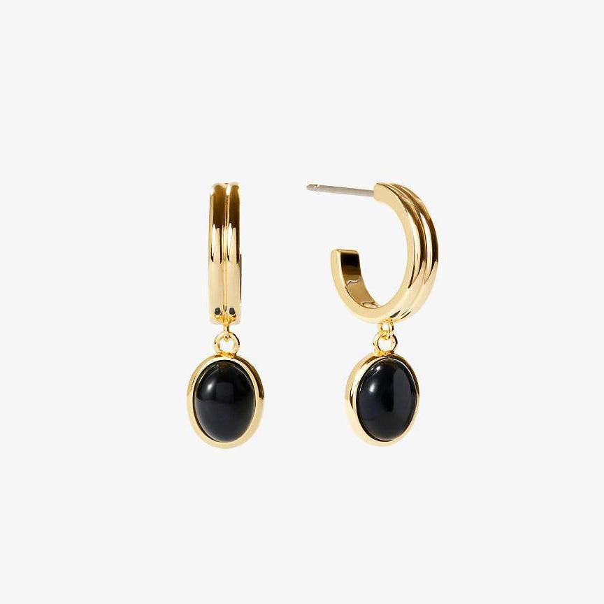 3:Black earrings