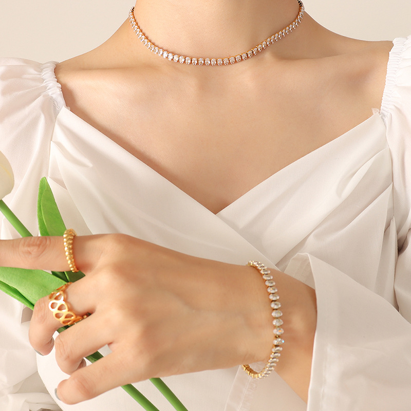 White zircon necklace -37cm