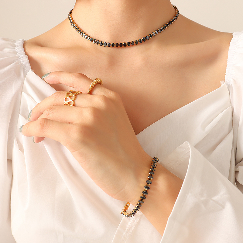 12:Black zircon necklace -37cm