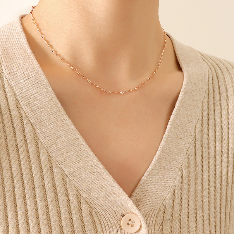 6:Rose gold necklace