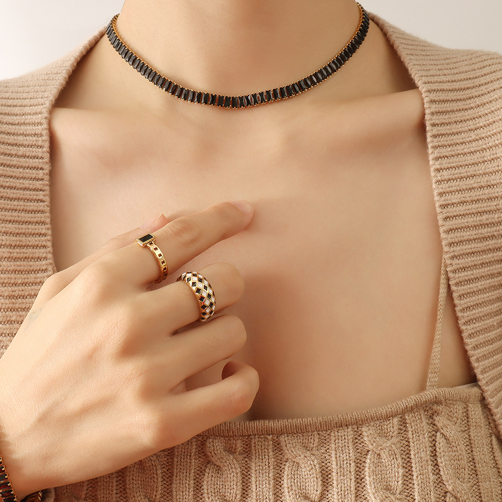 Black zircon necklace -36cm