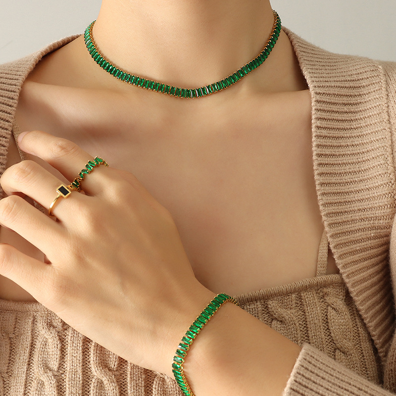 Green zircon necklace -36cm