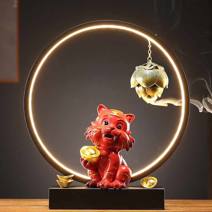 Huhushengwei (lucky red) + lamp circle