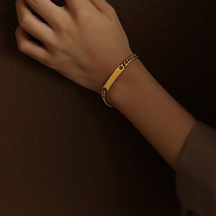 1:Gold Bracelet 14cm