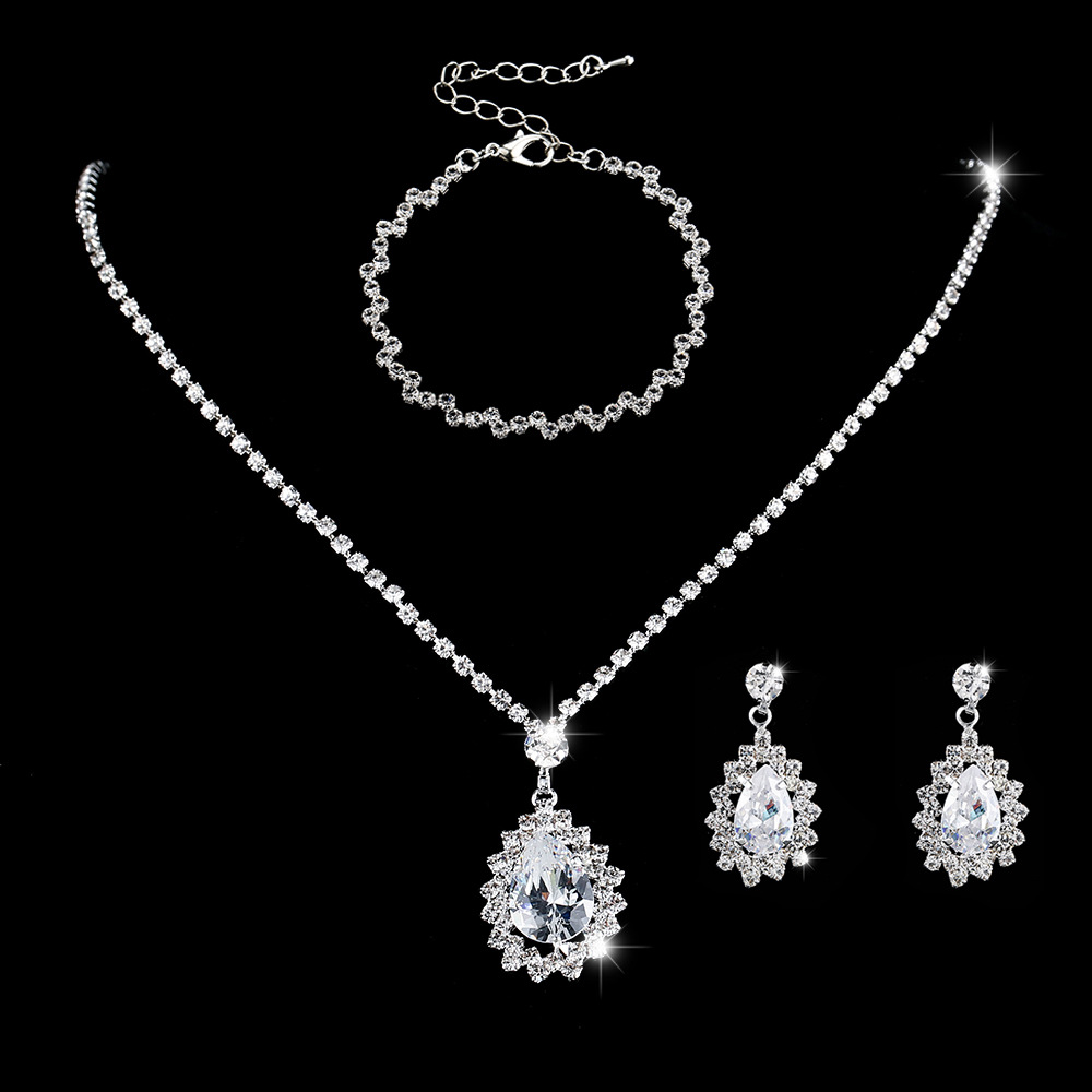 2:Necklace Earrings Bracelet Set