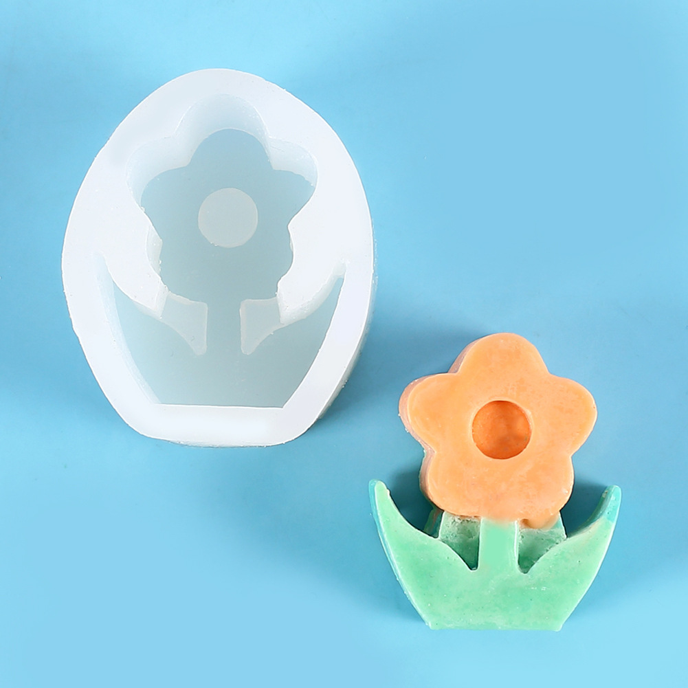Three-dimensional small flower silicone mold