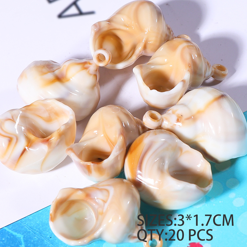 B9 20 snail pendants