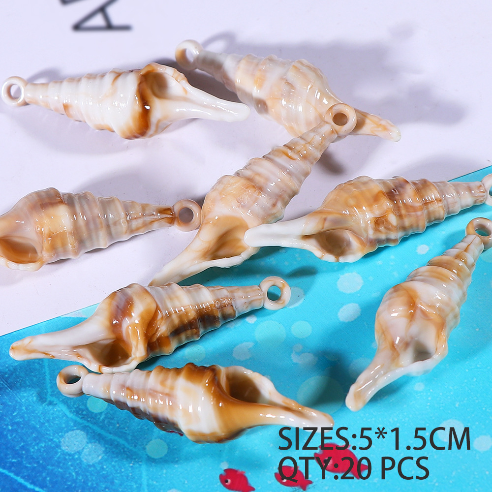 B26 20 snail pendants