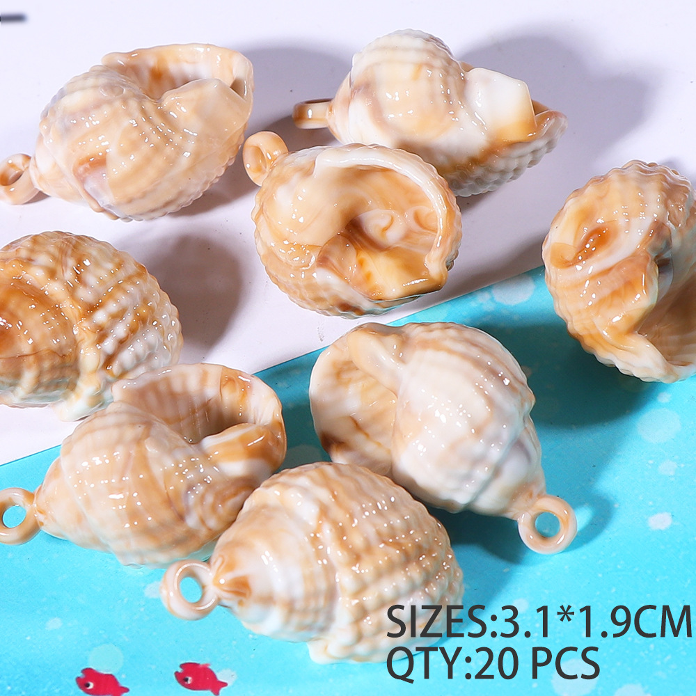 B34 20 snail pendants