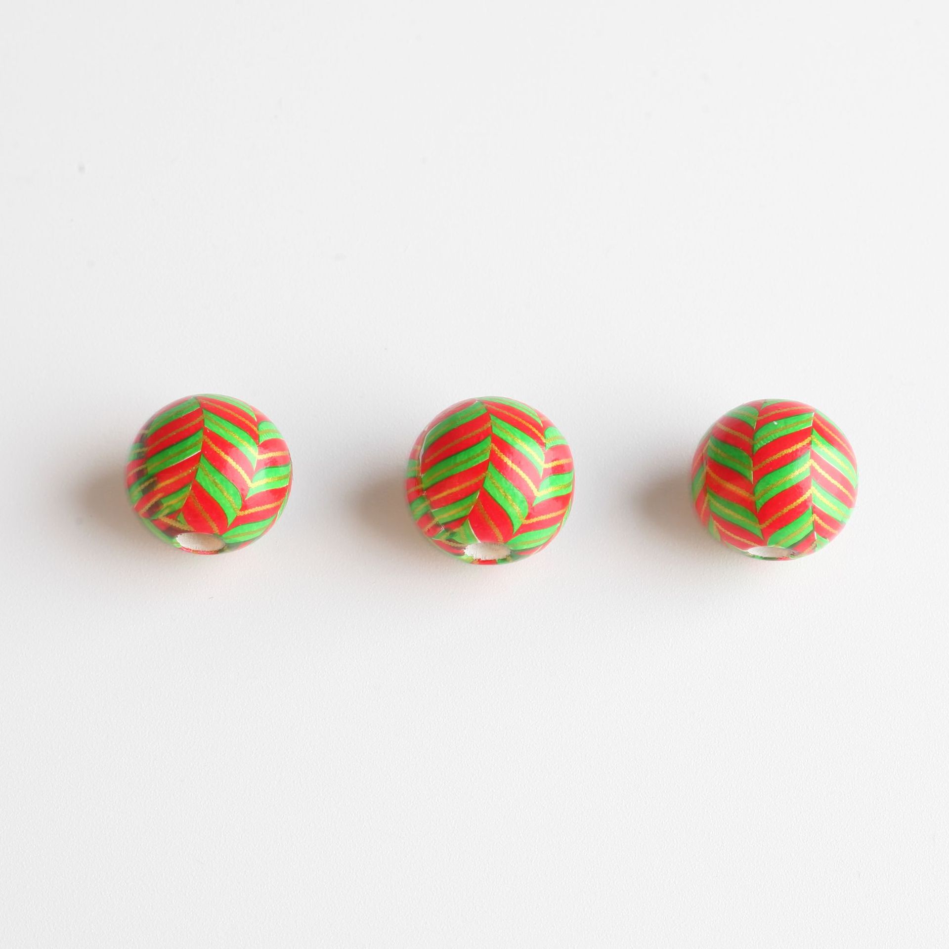 4:16mm red and green pattern