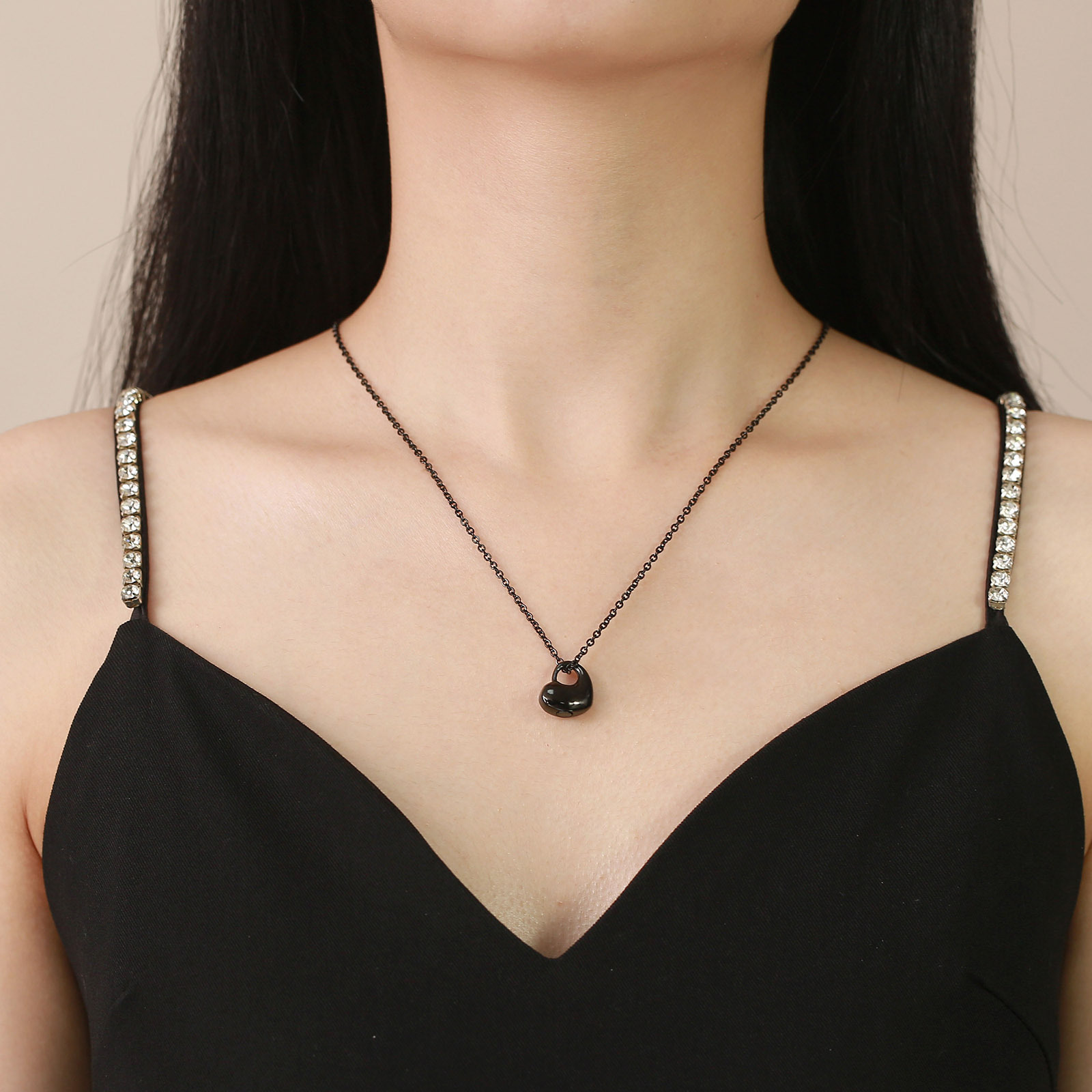 black pendant + chain