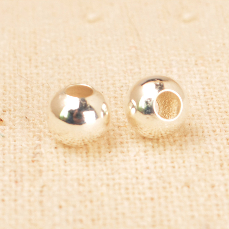 A silver color plated  3x1.5mm