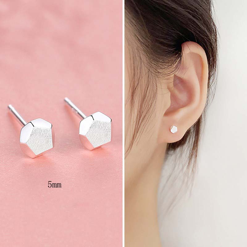 5:Polygon Stud Earrings
