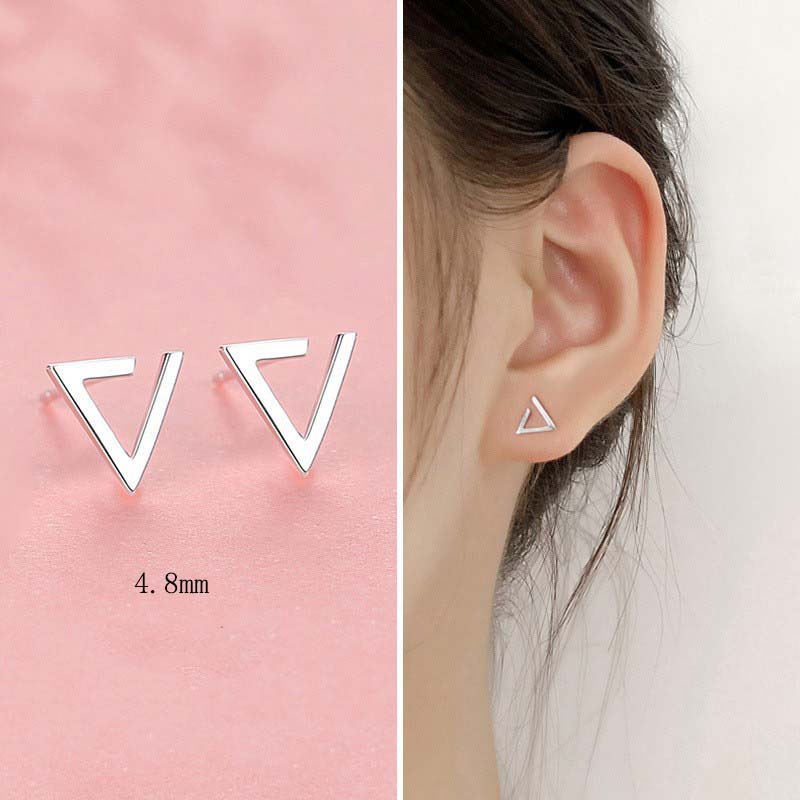 7:triangle earrings
