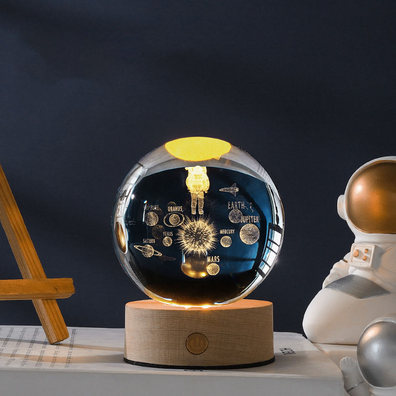 Outer Space Astronauts(8cm crystal ball and base)