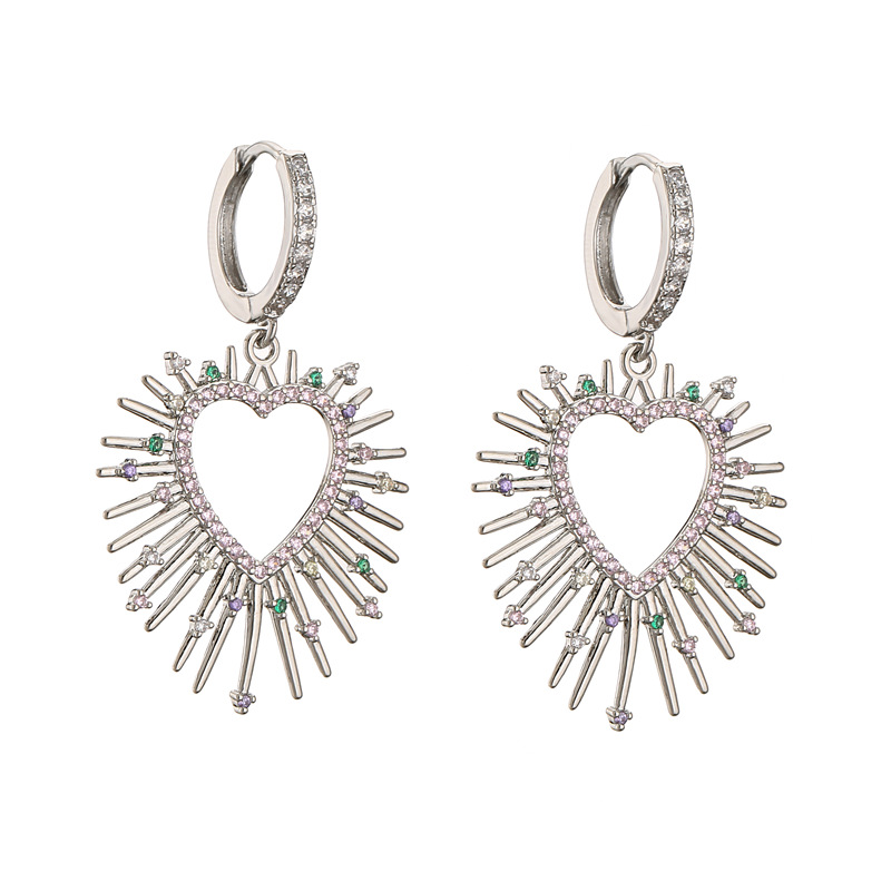 4:1 pair of white gold pink diamond earrings