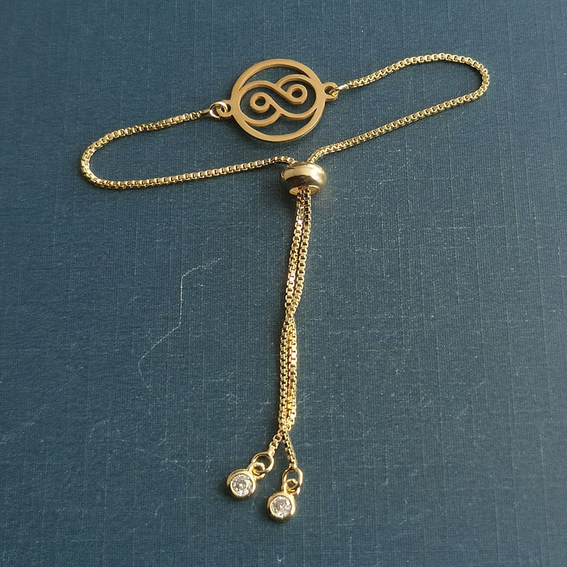 4:gold bracelet