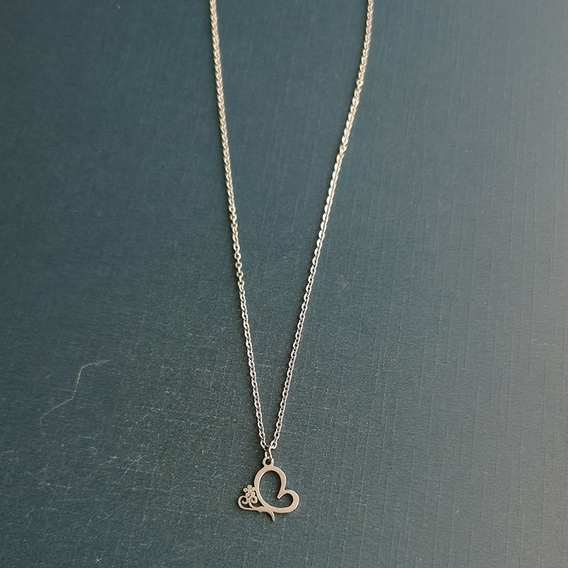 2:silver necklace