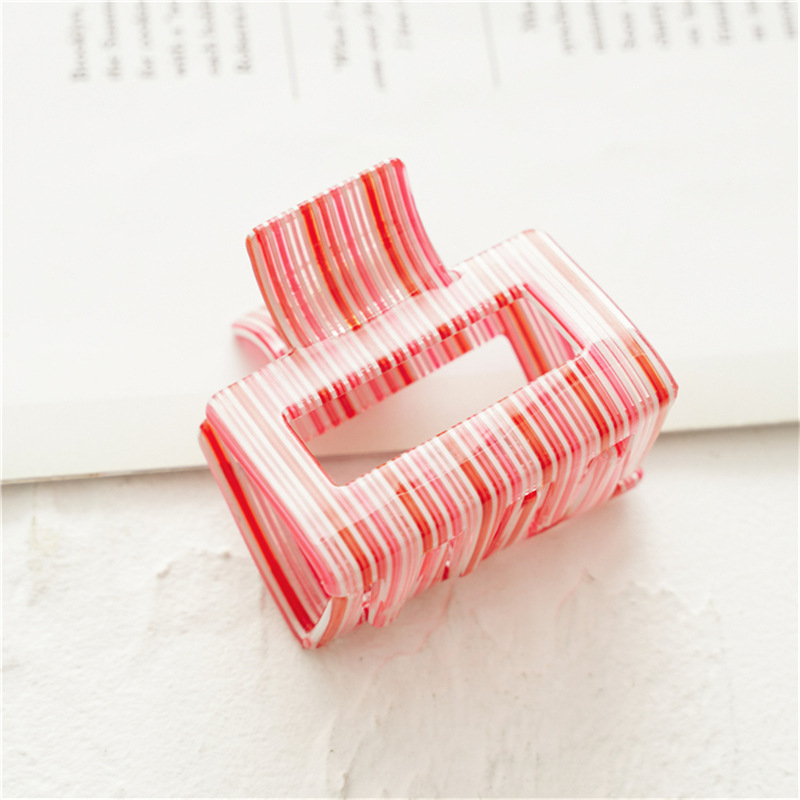 Red striped square clip