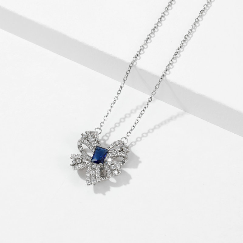 5:Blue necklace