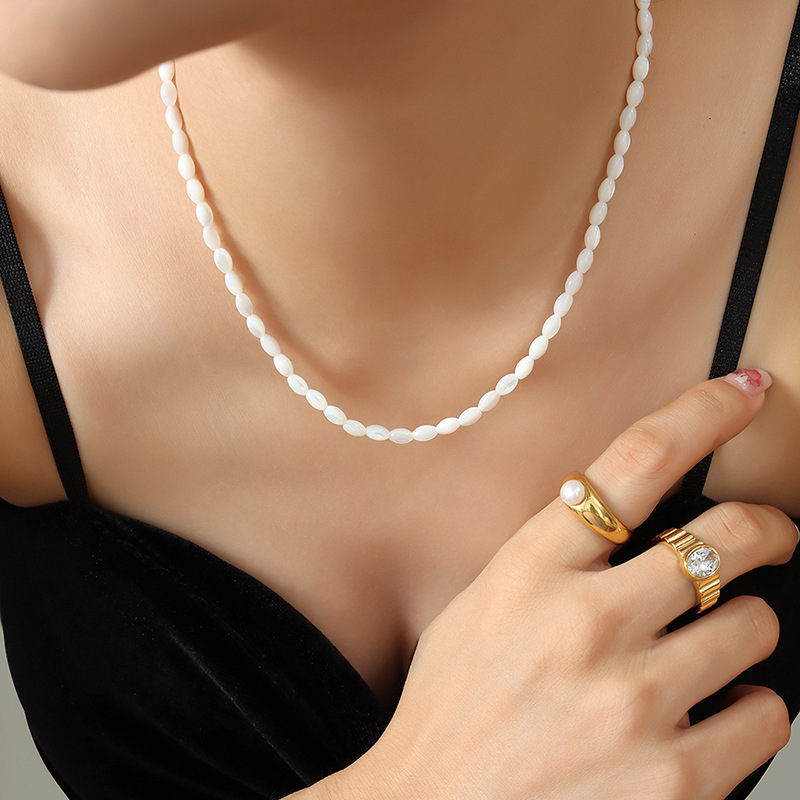 2:P1247- White Shell Necklace -40 7cm