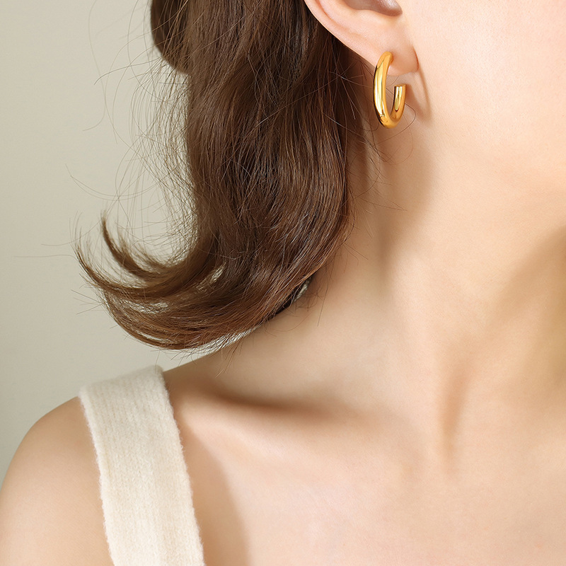 2:Large gold earrings 25x25mm