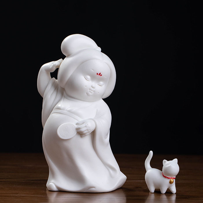 Tang Yun Lady (white porcelain) holding fan