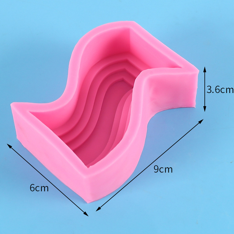 1:S-shaped silicone mold