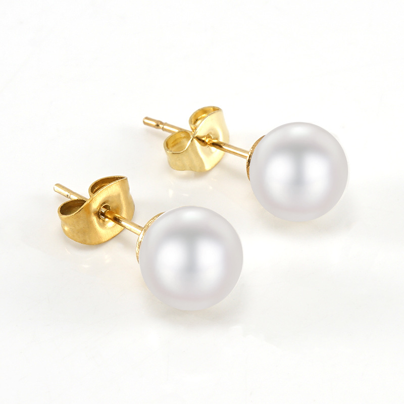 2:Pearl earrings