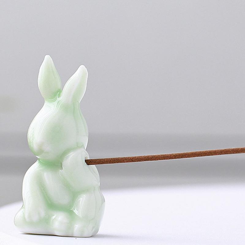 Jade rabbit jingsi (celadon) 2.5*2*5.5cm