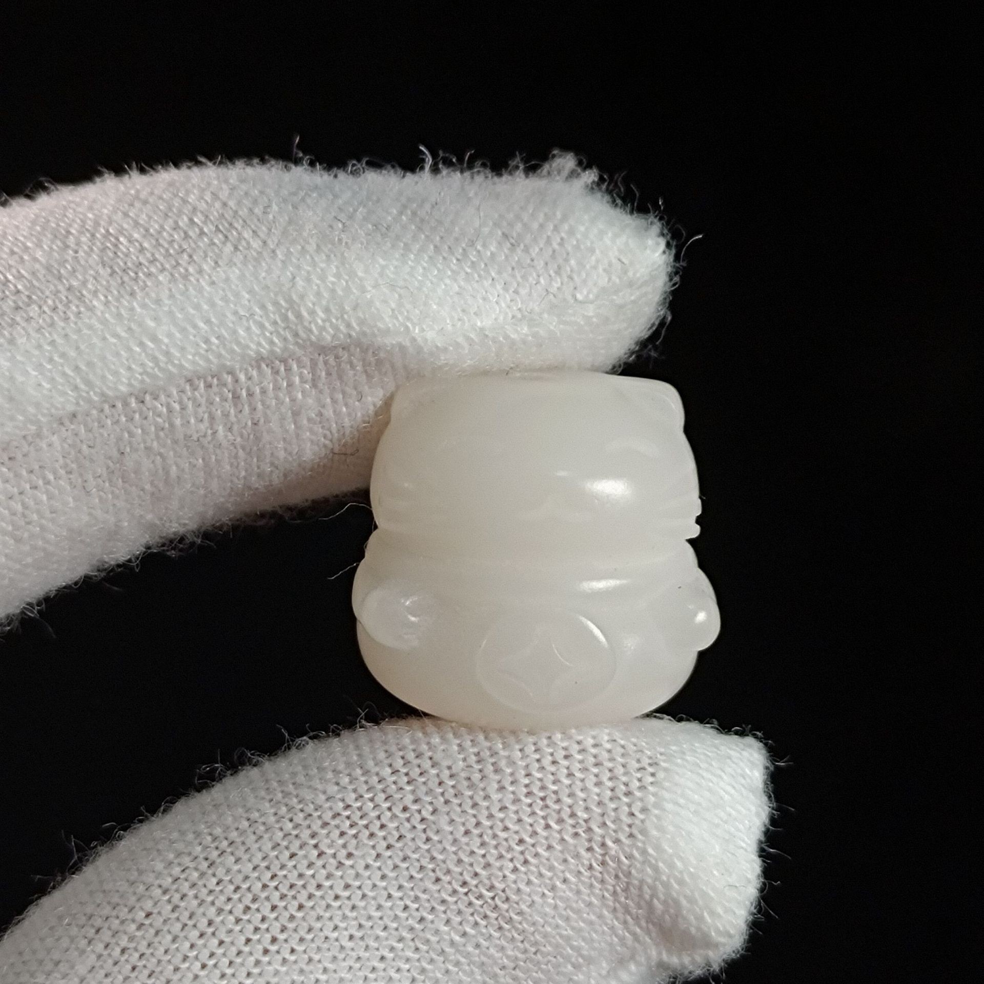 3:White jade attracts the lucky cat 12*13mm