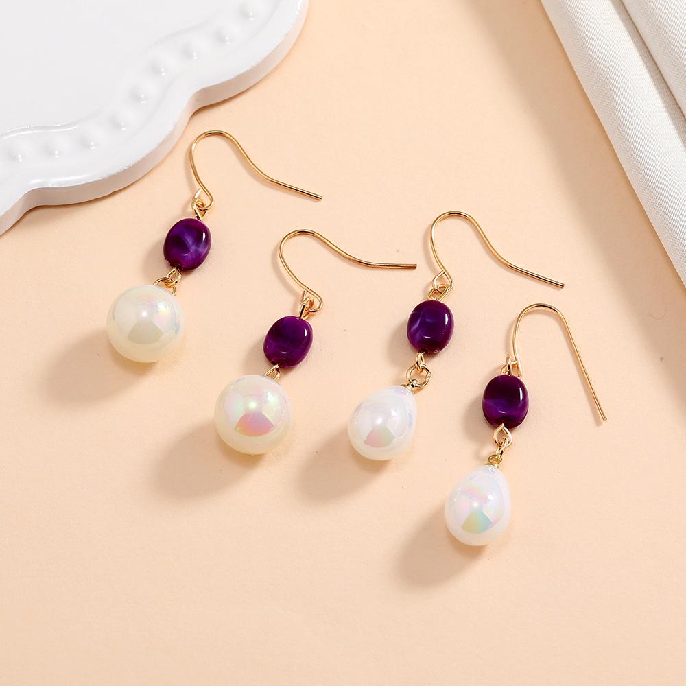 1:Two pairs of pearl earrings