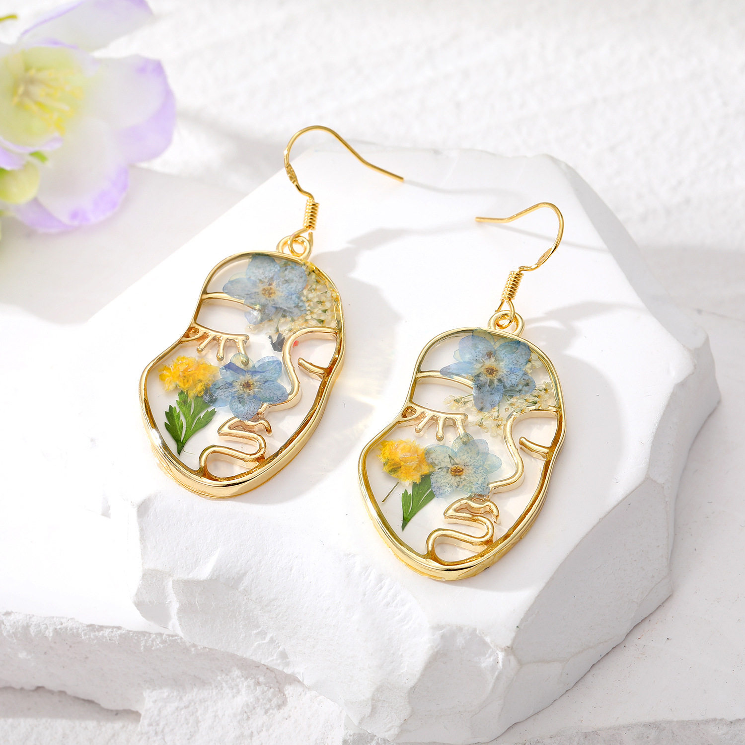 3:Gold face light blue flower earrings ( flat hook )