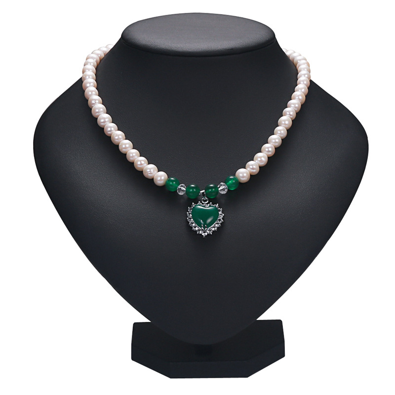 White pearl green heart-shaped necklace