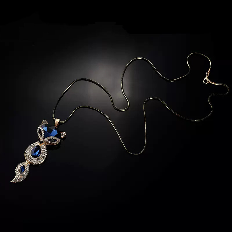 4:Blue Full Diamond Fox (black and gold snake chain)