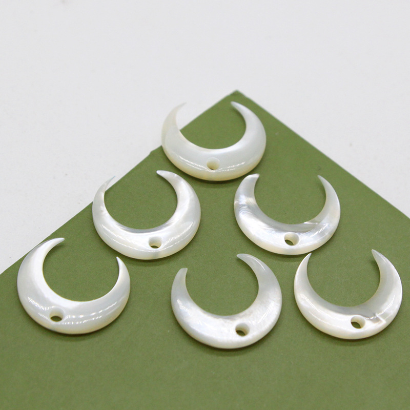 12mm white shell with hole