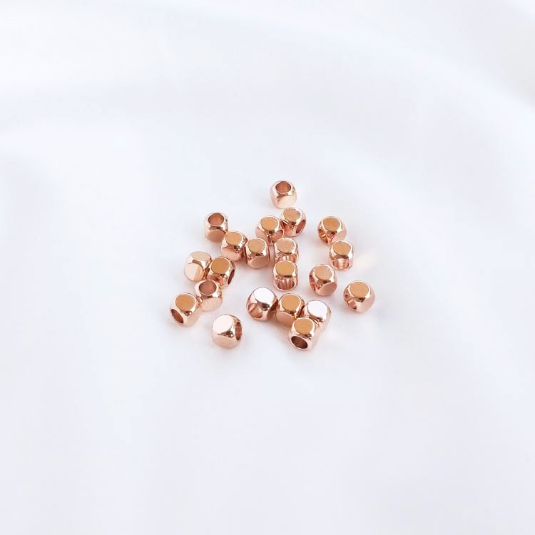 rose gold color plated 2x2mm