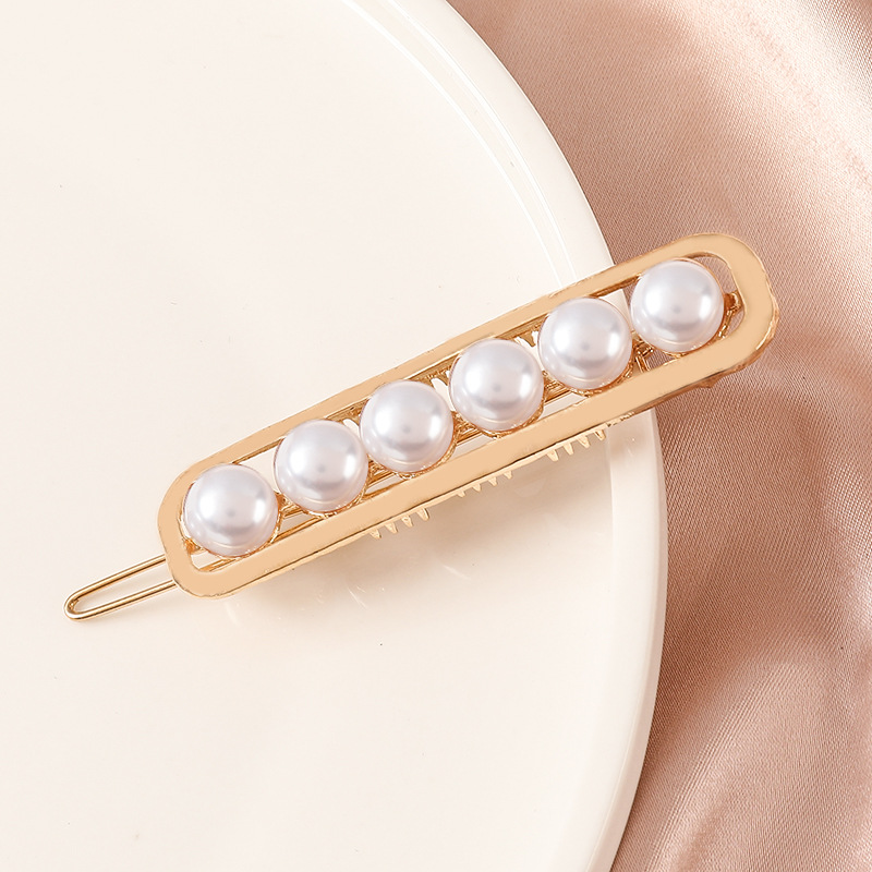 White pearl frog clip