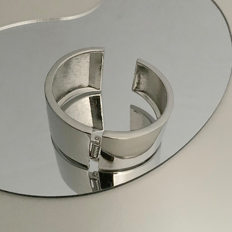 3:Silver mirror