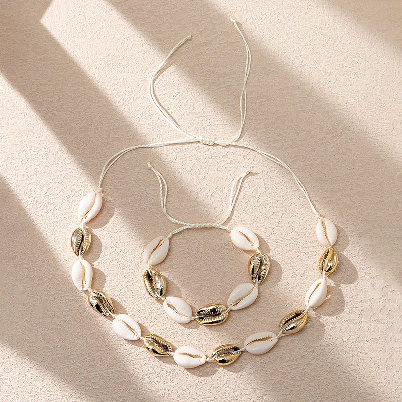 3:Gold necklace bracelet