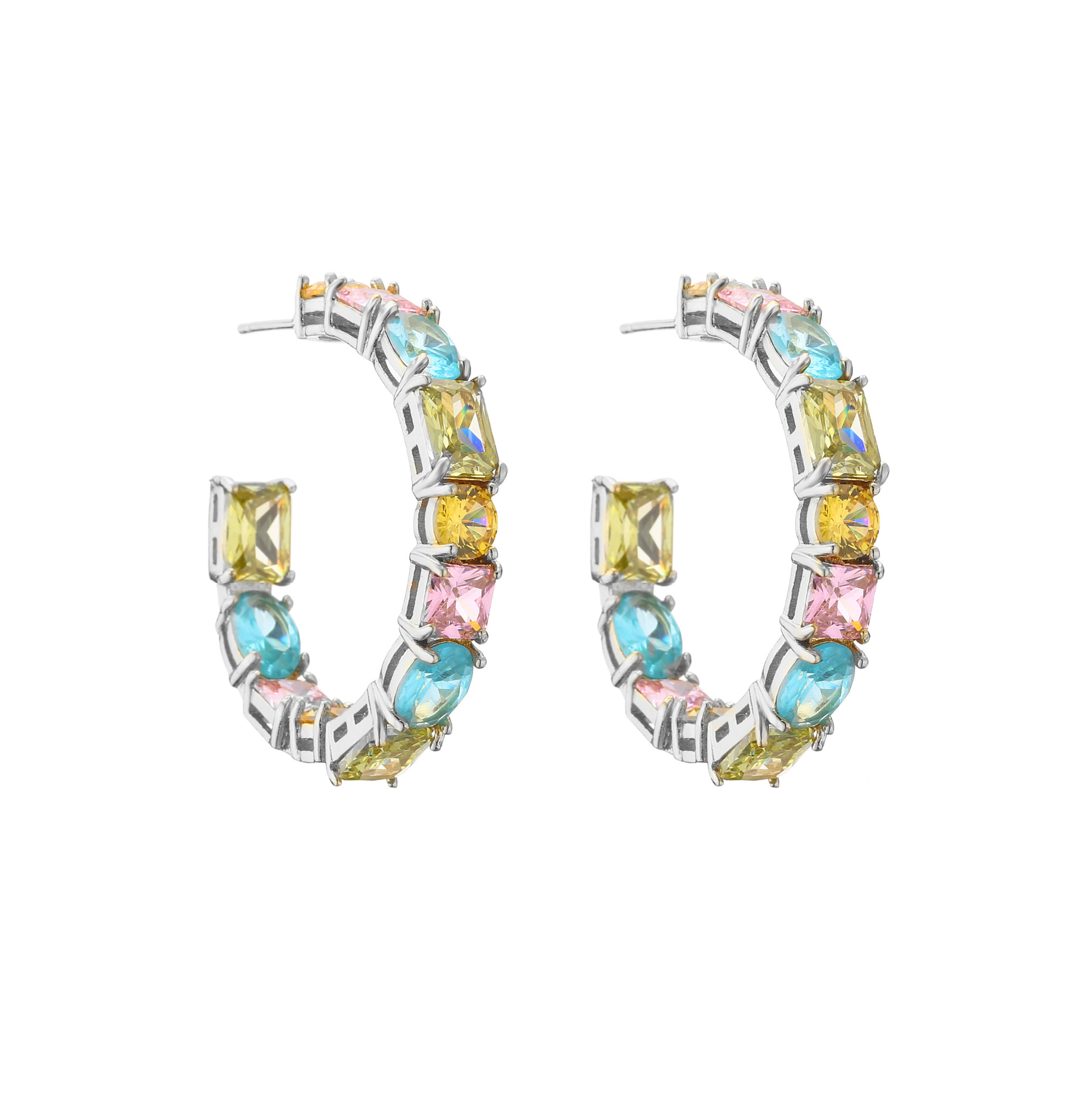 4:White Gold Earrings 1 pair