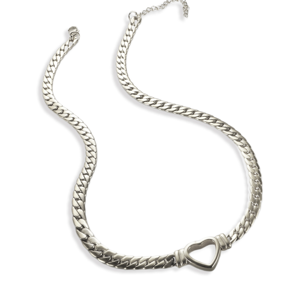 2:Steel necklace, 38.5cm long, tail chain 5.5cm