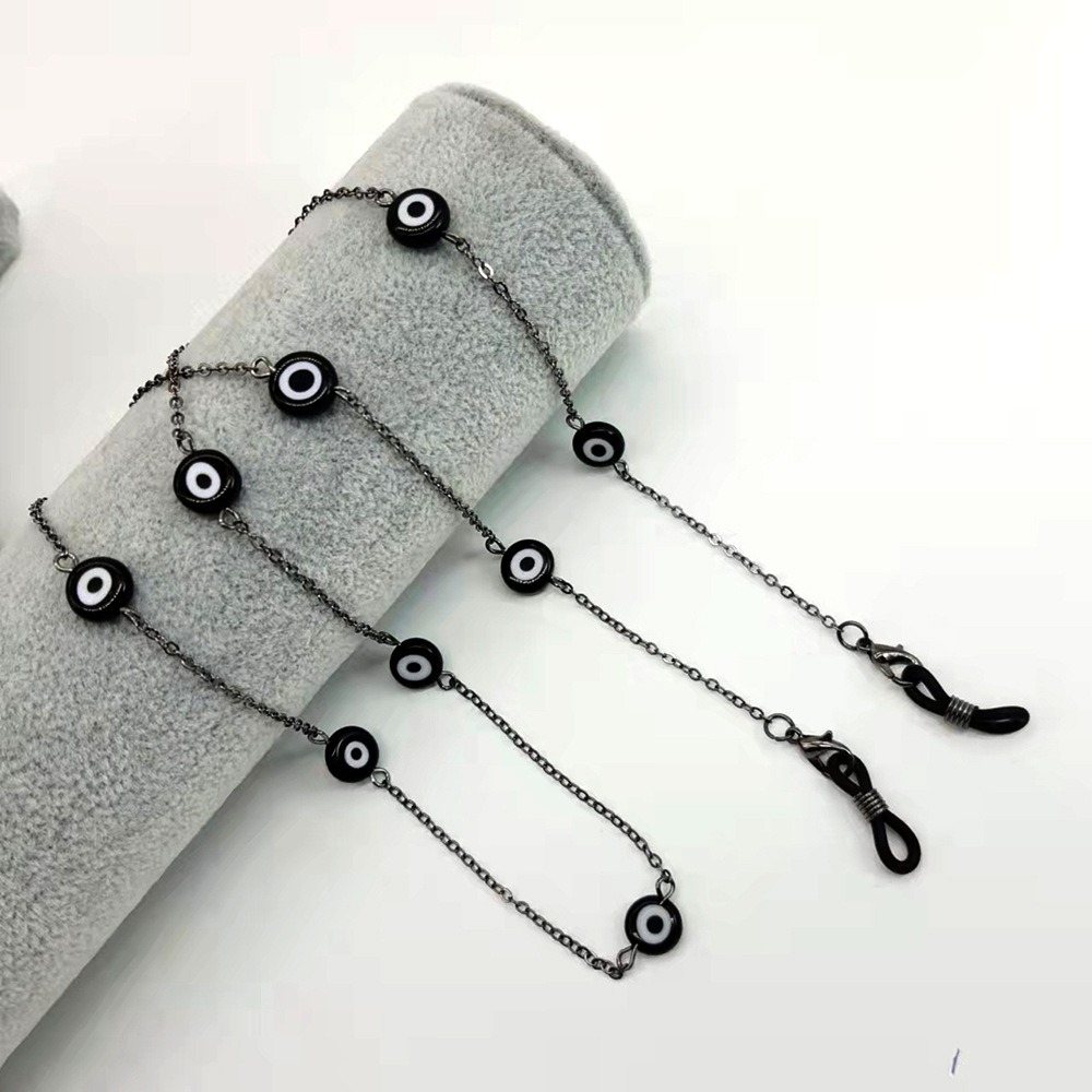 Black chain black beads