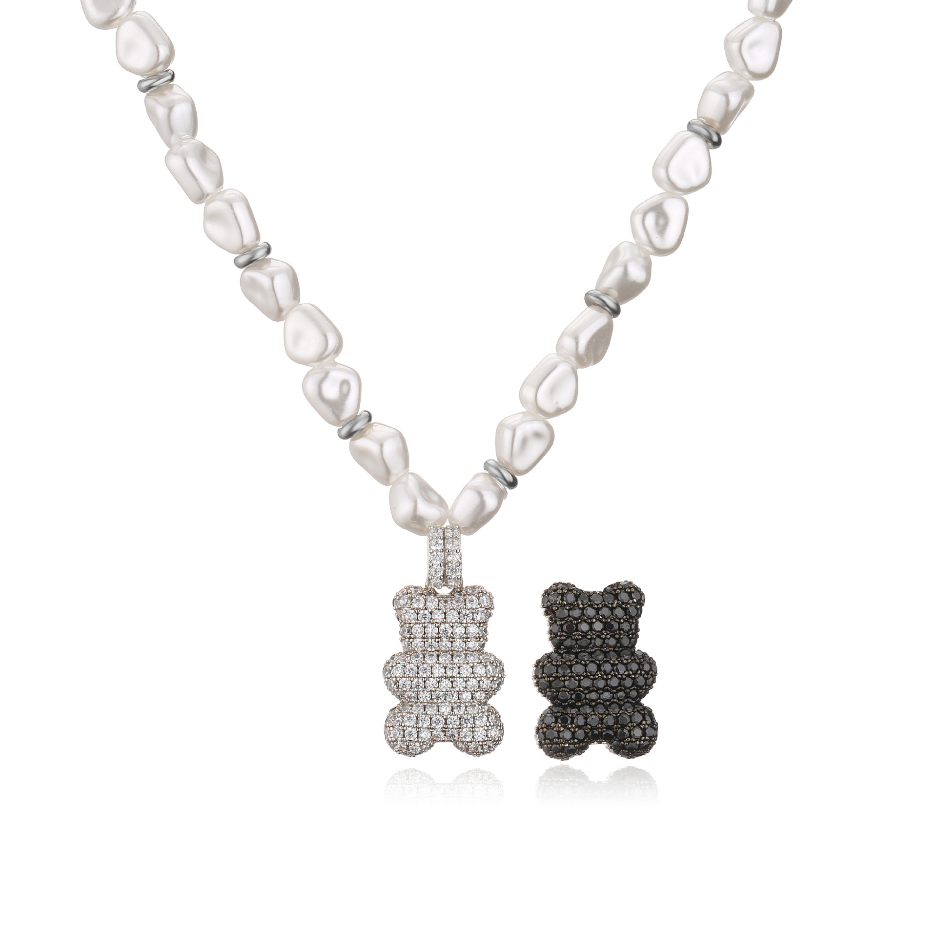 Black and white bear pearl necklace